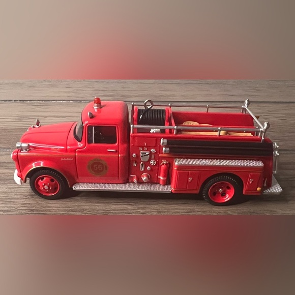 Hallmark 2023 NEW 1956 Dodge Fire Engine #21 Fire Brigade Christmas Ornament - Picture 9 of 11
